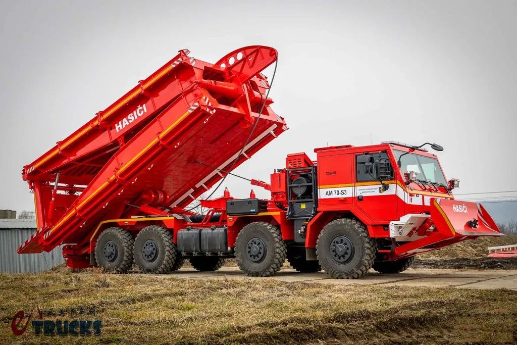 风冷V8柴油机+强悍越野性能，灾难开路急先锋！太脱拉Force 8x8架桥车了解一下